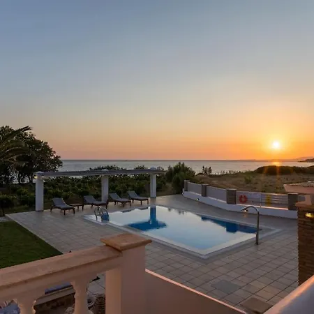 Vinaria Litoa Waterfront Вилла *