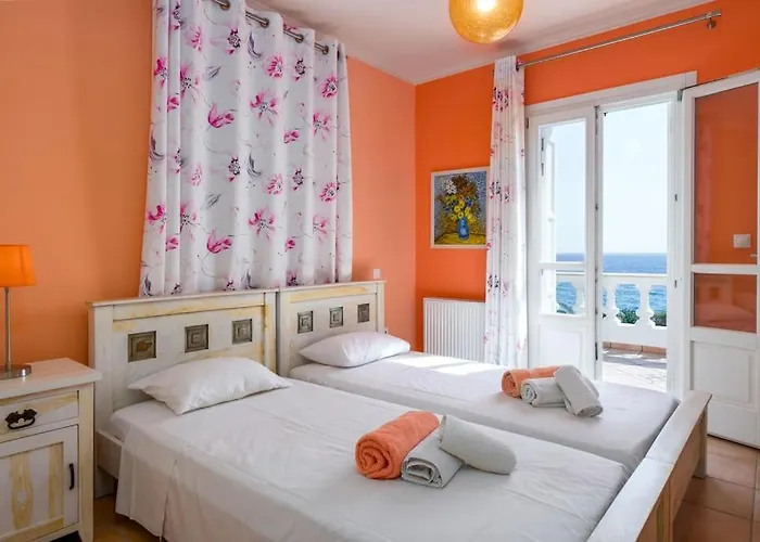 Vinaria Litoa Waterfront Вилла