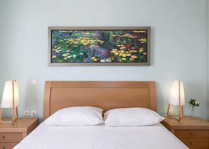 Vinaria Litoa Waterfront Миния
