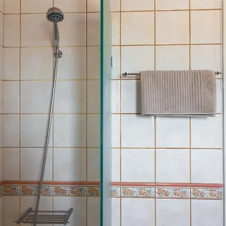 Vinaria Litoa * Minia