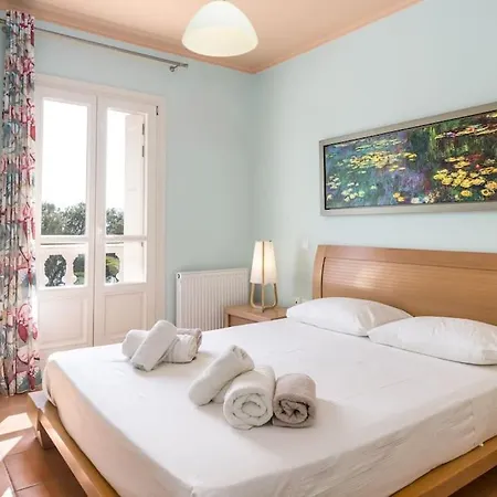 Vinaria Litoa Waterfront Villa *