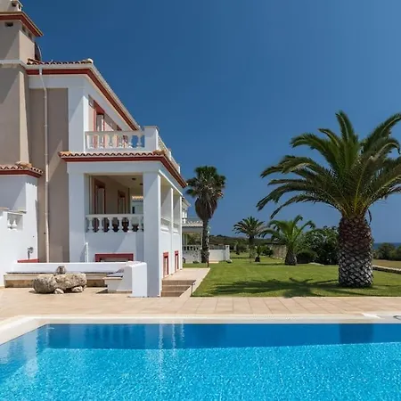 Vinaria Litoa Waterfront Villa *